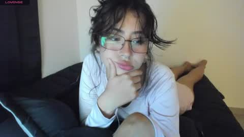 Snapshot of _scarletgirl_ chatting on 07/09/26, 03:10 Chloee online show from 07/09/26, 03:10