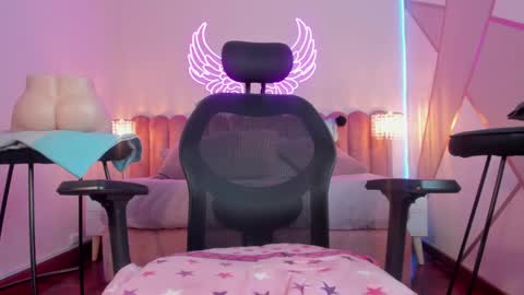 Scarlett online show from 02/21/25, 01:22