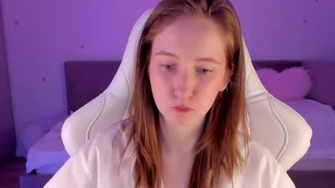 Snapshot of _secretelly_ chatting on 11/13/25, 11:58 _secretelly_ online show from 11/13/25, 11:58