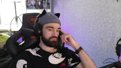 Ask me online show from 11/02/25, 10:28