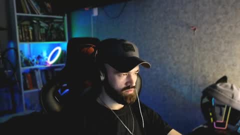 Ask me online show from 04/01/26, 12:11