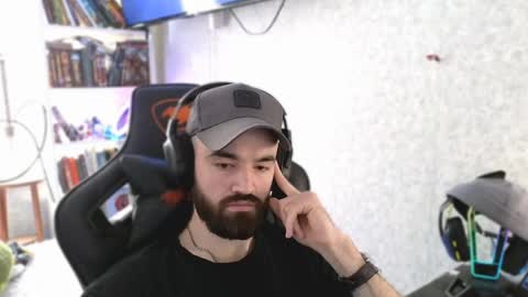 Ask me online show from 04/05/26, 08:33