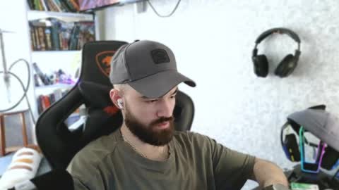 Ask me online show from 04/08/26, 11:10