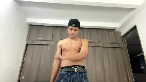 Juan Pablo-independent model online show from 09/21/25, 05:53