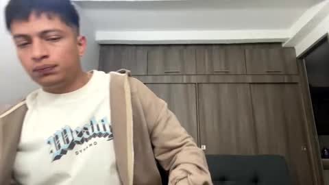 Juan Pablo-independent model online show from 02/08/26, 04:49