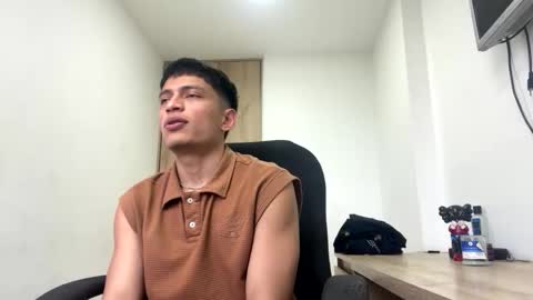 Juan Pablo-independent model online show from 03/03/26, 10:37