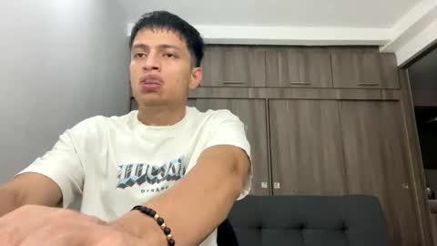 Juan Pablo-independent model online show from 03/08/26, 03:32