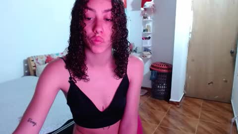_shanellxxx online show from 05/05/26, 10:07