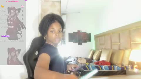 Snapshot of _shirleyy_ chatting on 06/20/26, 06:22 Shirley online show from 06/20/26, 06:22