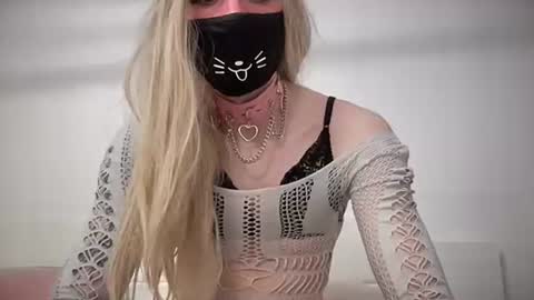 Snapshot of _sissy_michelle chatting on 02/21/26, 10:33 _sissy_michelle online show from 02/21/26, 10:33