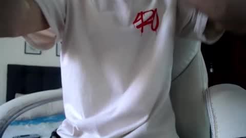 _skyleer_ online show from 09/18/25, 08:44