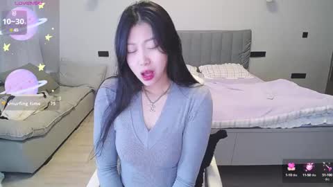 Snapshot of _smileflower_ chatting on 02/01/25, 03:19 winni online show from 02/01/25, 03:19