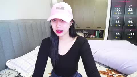 Snapshot of _smileflower_ chatting on 02/24/25, 03:12 winni online show from 02/24/25, 03:12