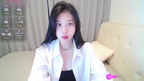Snapshot of _smileflower_ chatting on 10/22/25, 02:12 winni online show from 10/22/25, 02:12
