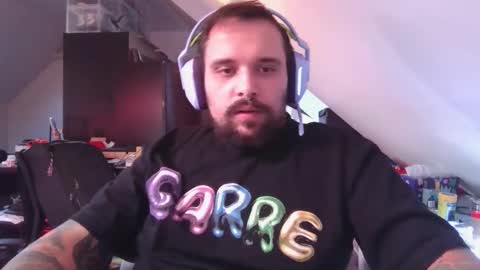 _smiley_bear27 online show from 09/20/25, 07:42