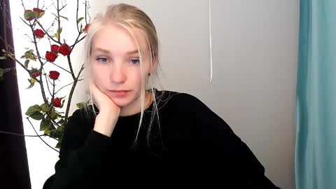 Snapshot of _snow_queen__ chatting on 04/27/26, 02:26 Rachel online show from 04/27/26, 02:26