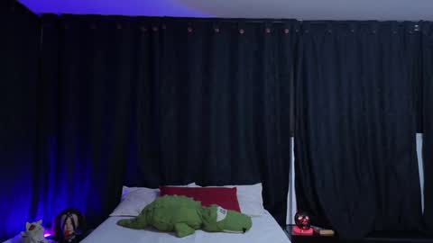 Sofia online show from 12/02/24, 01:58