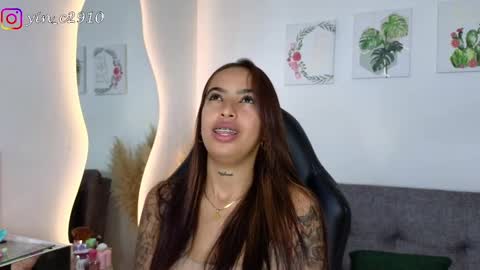 Snapshot of _sophiebrown__ chatting on 01/11/25, 12:01 Andrea  The Next Stream  Wednesday online show from 01/11/25, 12:01