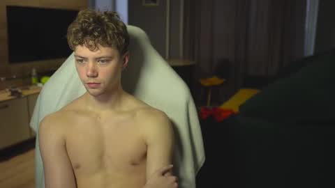 OLIVERpvt is open online show from 11/13/25, 04:11