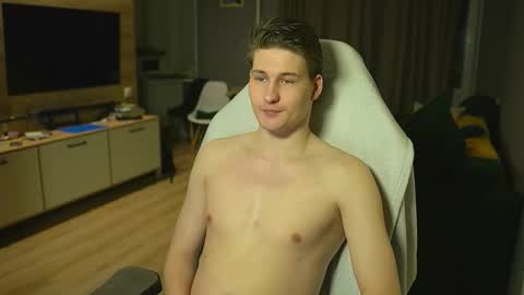 OLIVERpvt is open online show from 12/01/25, 12:21