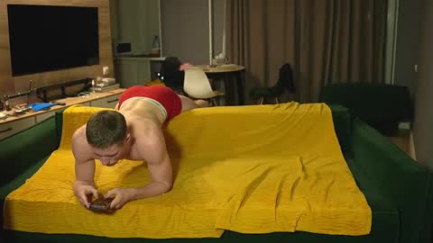 OLIVERpvt is open online show from 12/20/25, 03:02