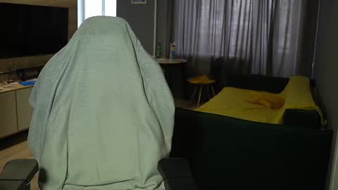 OLIVERpvt is open online show from 02/27/26, 12:05