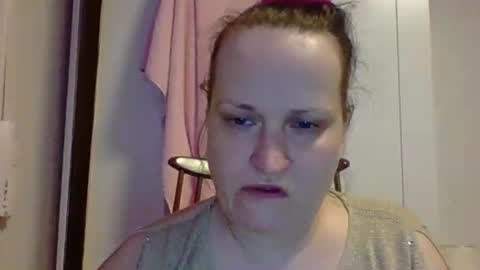 Snapshot of _squirty_pussyyy_ chatting on 02/25/25, 05:47 Melisa online show from 02/25/25, 05:47