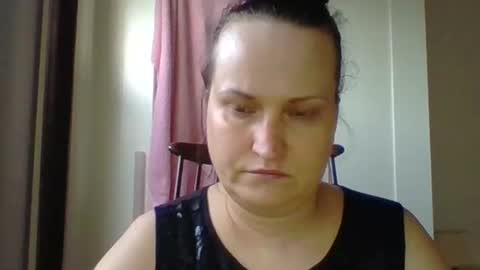 Snapshot of _squirty_pussyyy_ chatting on 03/04/25, 05:03 Melisa online show from 03/04/25, 05:03