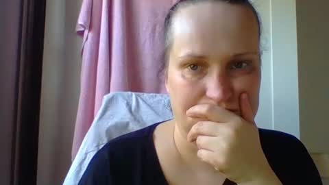 Snapshot of _squirty_pussyyy_ chatting on 03/08/25, 02:40 Melisa online show from 03/08/25, 02:40