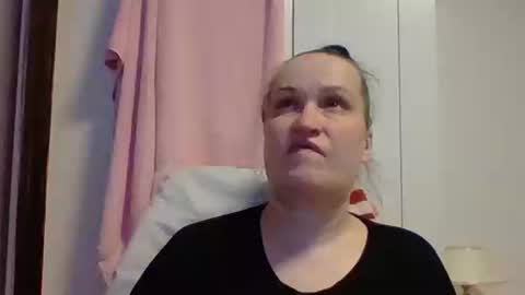 Snapshot of _squirty_pussyyy_ chatting on 03/08/25, 06:05 Melisa online show from 03/08/25, 06:05