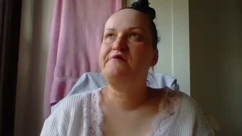 Snapshot of _squirty_pussyyy_ chatting on 03/09/25, 03:16 Melisa online show from 03/09/25, 03:16