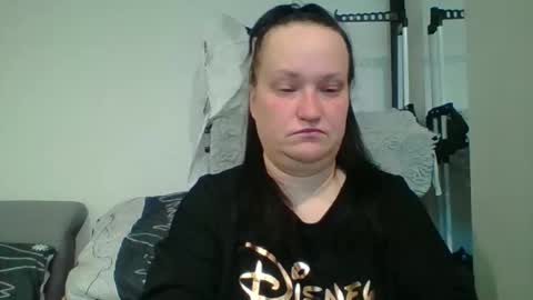 Melisa online show from 11/06/25, 05:41