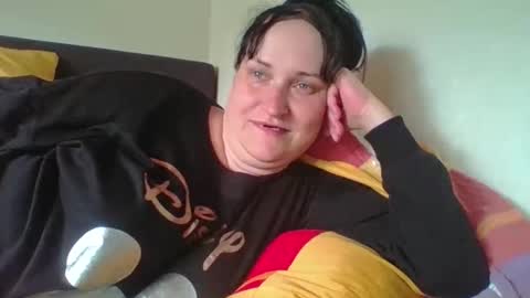 Snapshot of _squirty_pussyyy_ chatting on 06/03/26, 02:33 Melisa online show from 06/03/26, 02:33