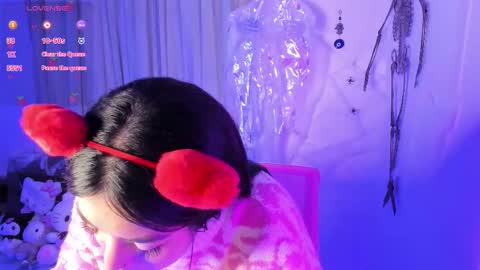 Snapshot of _strawberrycream chatting on 10/25/25, 01:57 Angela   online show from 10/25/25, 01:57