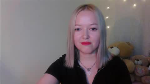 _sweet_smile_ online show from 11/14/25, 08:40