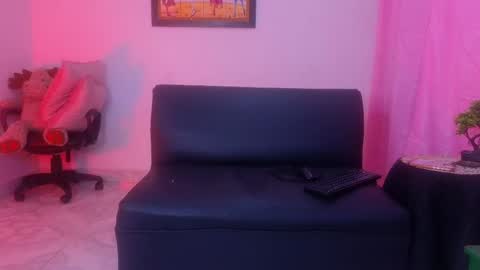   0900 p.m a 0500 a.m Colombia time UTC -5  online show from 03/08/26, 02:59