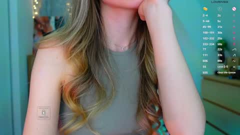 Snapshot of _sweetcams_ chatting on 04/25/26, 04:37 Dasha online show from 04/25/26, 04:37