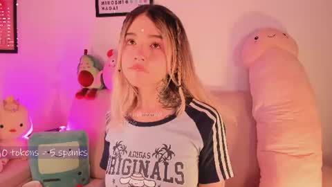 Snapshot of _tammarra_ chatting on 06/18/26, 01:59 _tammarra_ online show from 06/18/26, 01:59