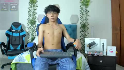 Snapshot of _taylor_black chatting on 10/07/25, 10:18 Taylor online show from 10/07/25, 10:18