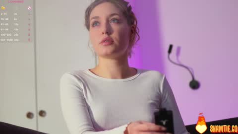 Taylor online show from 11/18/25, 05:45