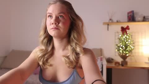 Annie online show from 01/05/25, 01:13