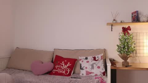 Annie online show from 01/11/25, 07:28