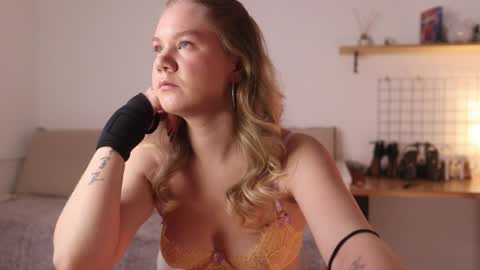 Annie online show from 01/20/25, 01:18