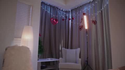 Annie online show from 02/20/26, 06:26