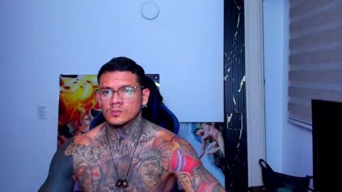 Snapshot of _thadeo_ chatting on 10/14/25, 12:44 ThadeoWolf online show from 10/14/25, 12:44