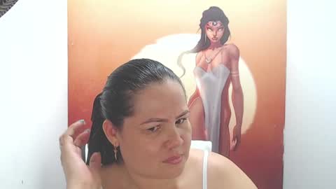 Snapshot of _thamaraa_ chatting on 04/17/26, 02:14 Tamara online show from 04/17/26, 02:14