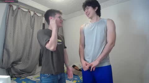 Snapshot of _the_neighbors chatting on 04/23/26, 11:51 Scot y Patrick online show from 04/23/26, 11:51