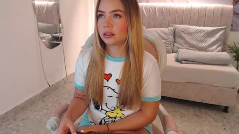 Snapshot of _tiffany1 chatting on 11/04/25, 10:09 _tiffany1 online show from 11/04/25, 10:09