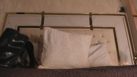 Rousse  online show from 11/20/25, 07:13