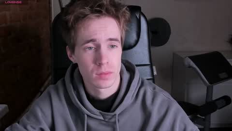 Snapshot of _tokyo_ghoul chatting on 12/07/24, 10:12 _tokyo_ghoul online show from 12/07/24, 10:12